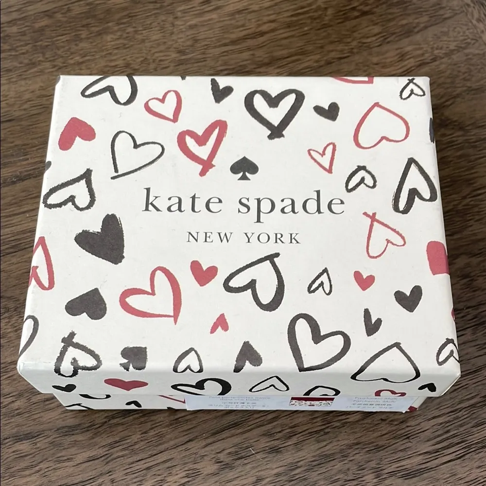 Kate Spade Hearts Card Holder New in gift box - Image 3