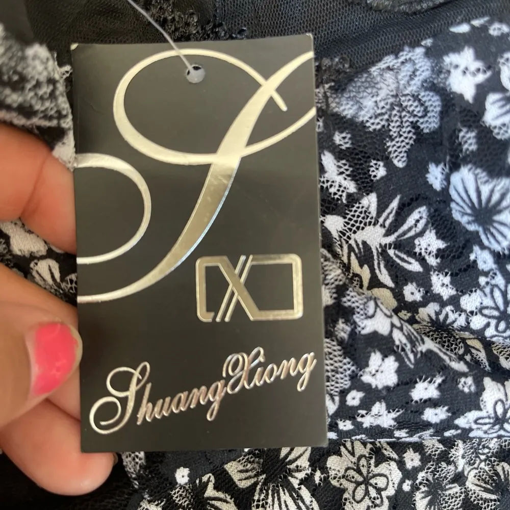 Floral Lace sequins Y2K Dress with Black and White Design Size undefined - Image 10