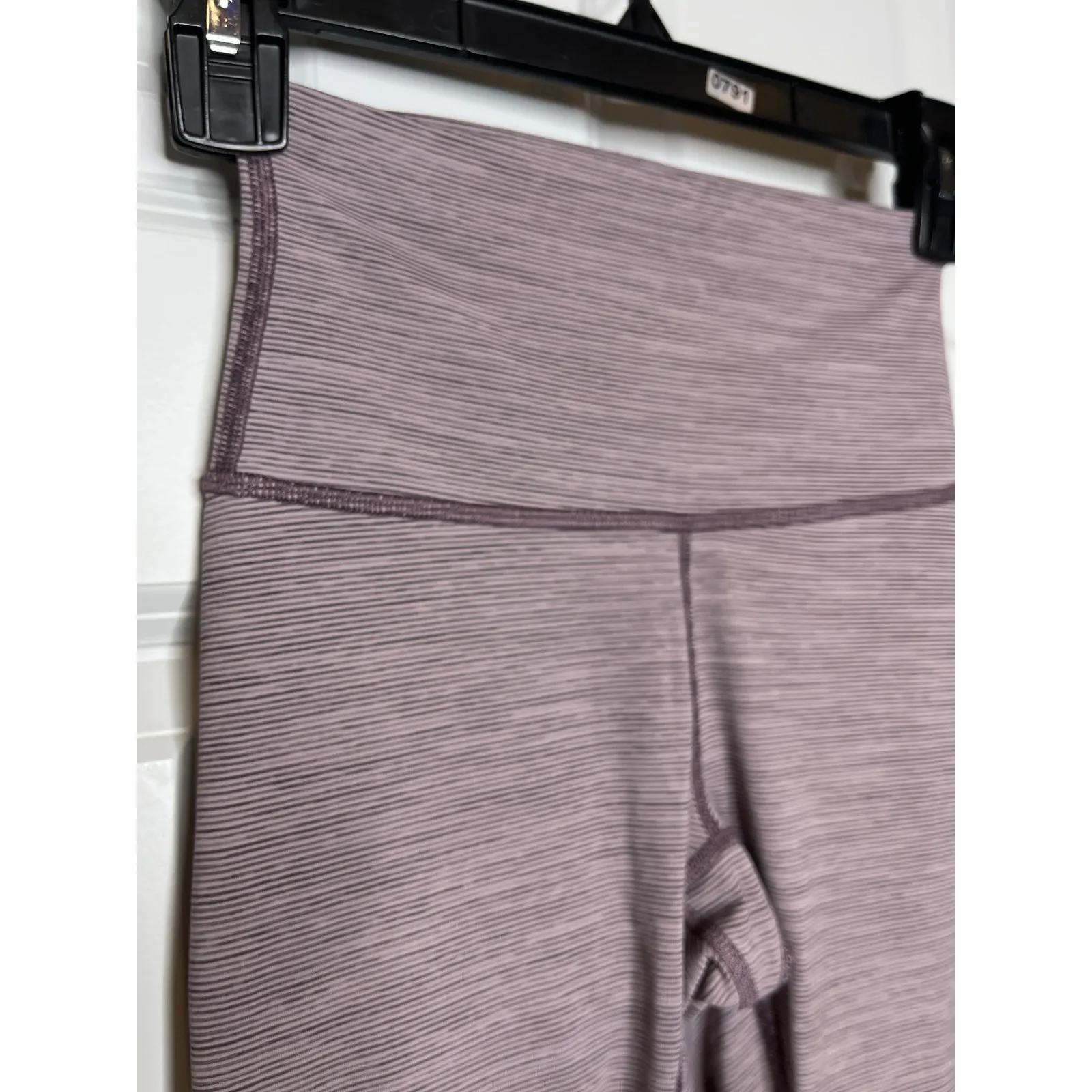 Lululemon Size 2 Wunder Under High Rise Leggings Frosted Mulberry Stripe Look - Image 4