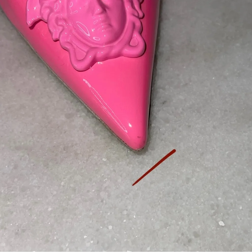 New Versace Pink Palazzo Medusa Patent Leather Pointed Toe Pump in Pink - Image 16