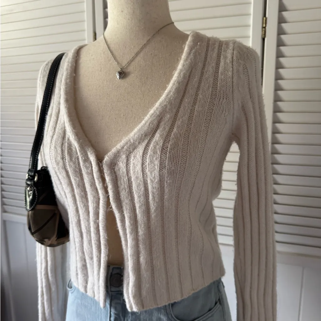 Happily Grey White Fleece Winter Cropped Cardigan Size M - Image 4