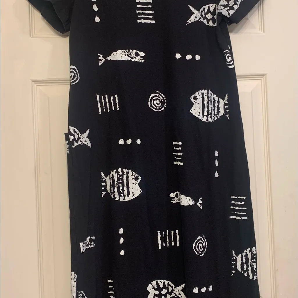 M Mac Black & White “Rock Fish” Print Midi Tee Small Dress. 2601 - Image 6