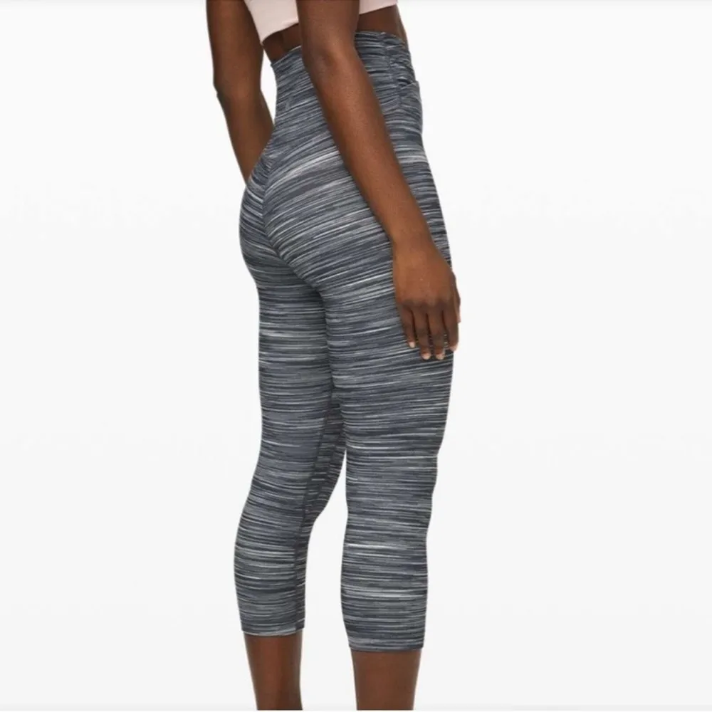 Lululemon Align Crop 21" *Cross Waist Black White UYMF Pant - Image 2