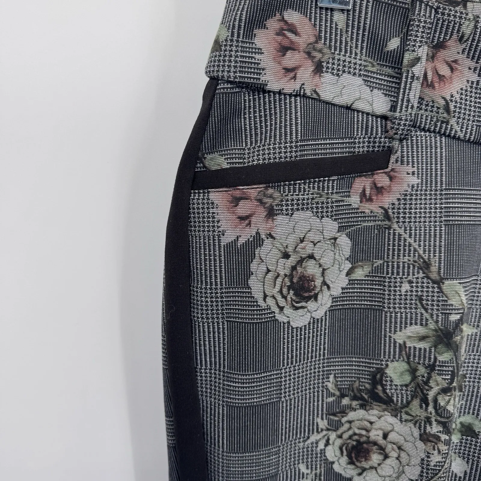 Vintage Y2K Flirtatious Grunge Whimsigoth Pants Teen 11 Black White Plaid Floral Size undefined - Image 4