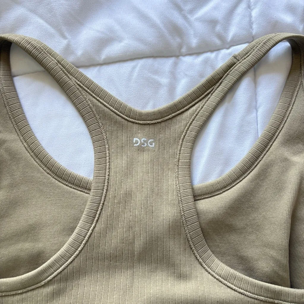 DSG Performance Womens Size XL Seamless Support Tank Top Tan Beige Built In Bra - Image 5