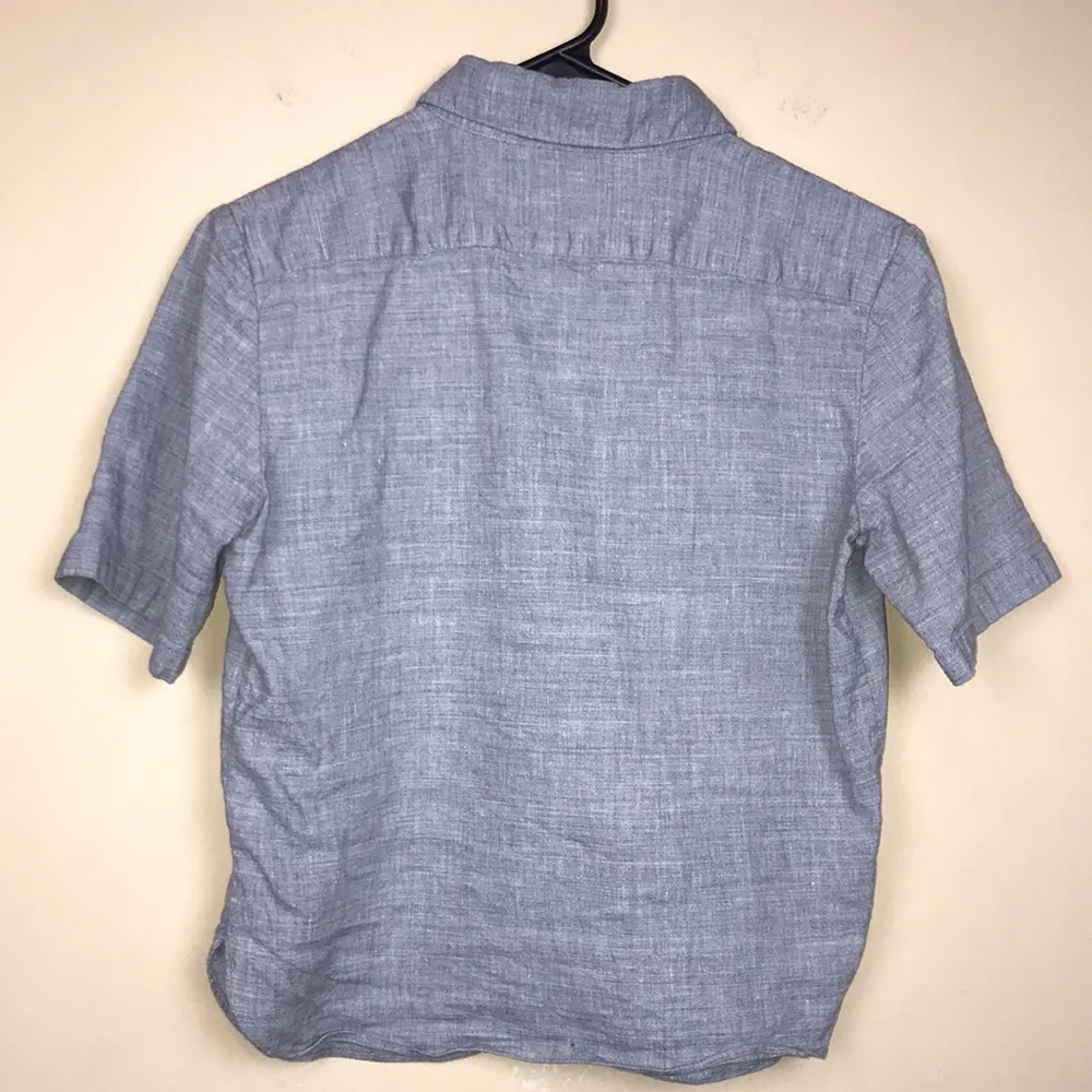 Theory Women’s Classic Eco Sharkskin Linen Blend Button-Up Short Sleeve Shirt - Image 6