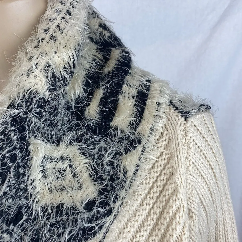 Sioni Gray & Pink Fuzzy Cozy Knit Sleeve Sweater PL Size undefined - Image 3