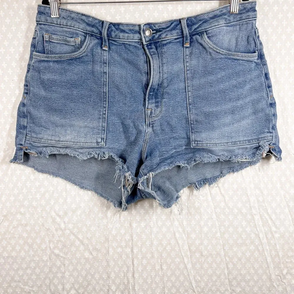 Good American‎ High Rise Cut Off Shorts - Image 2
