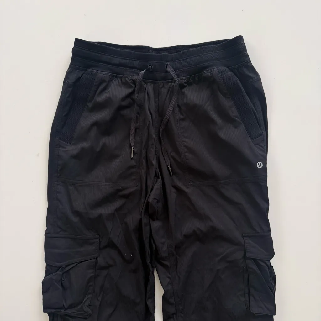 Lululemon Dance Studio Relaxed-Fit Mid-Rise Cargo Pant size small - Image 3