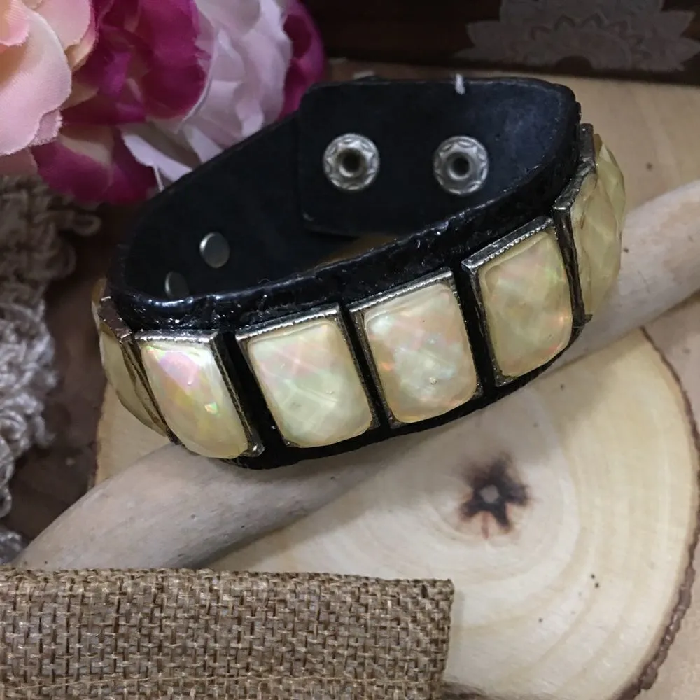 pearlescent and black leather snap cuff bracelet Black - Image 2