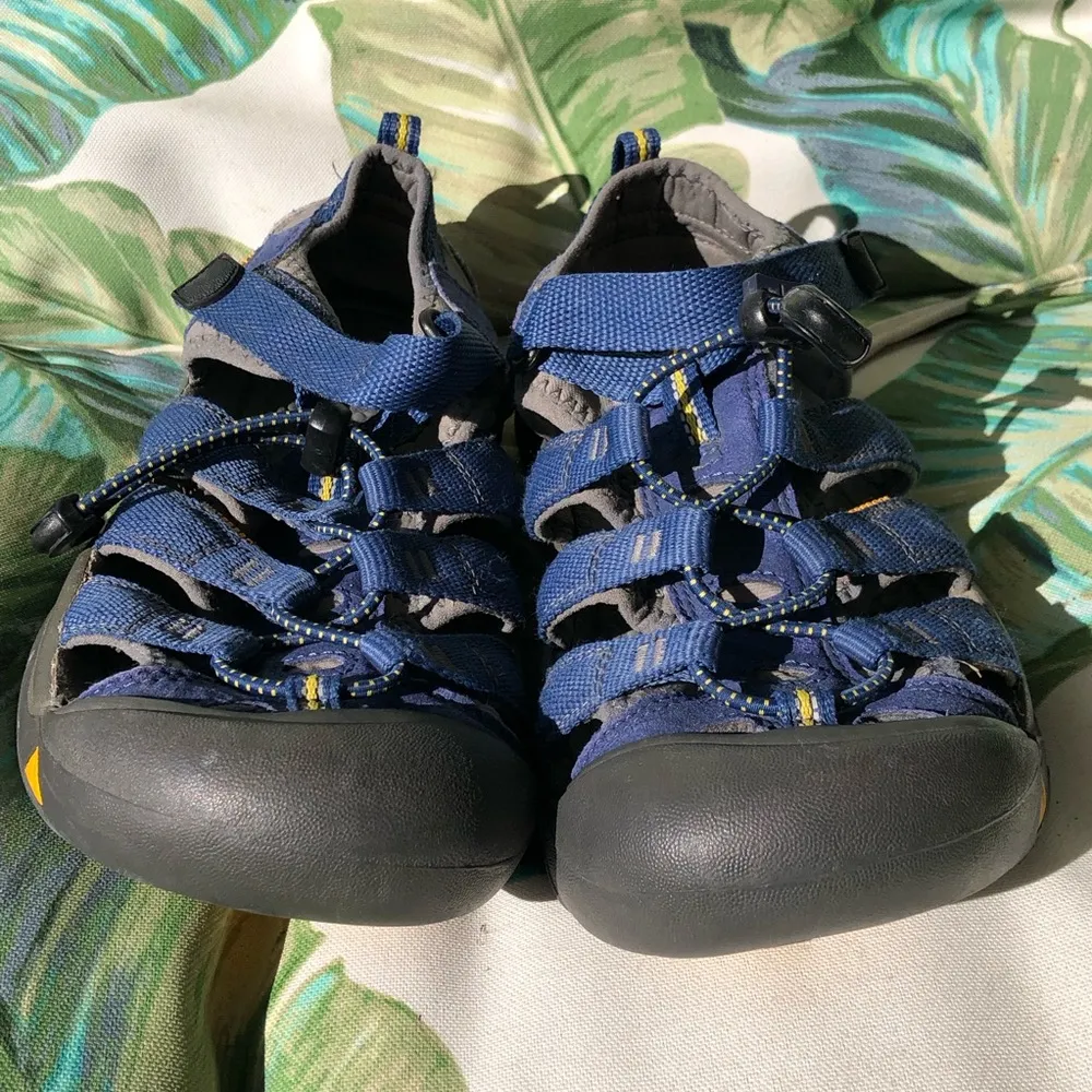 Keen Blue Size 6 Waterproof Sandals - Image 3