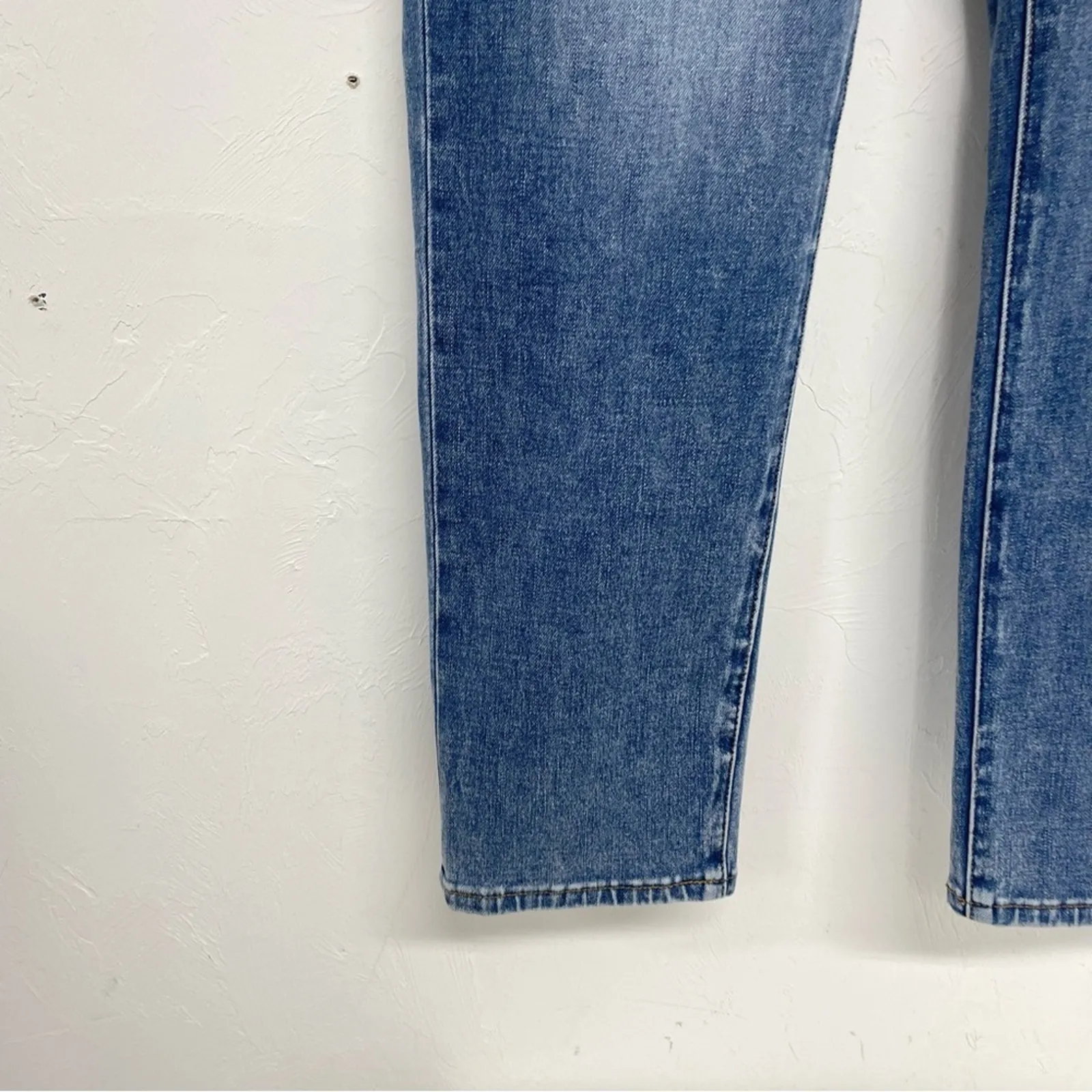 Soft Surroundings Light Wash Pull On Jeans Womens M Blue Denim Stretch Waist - Image 5