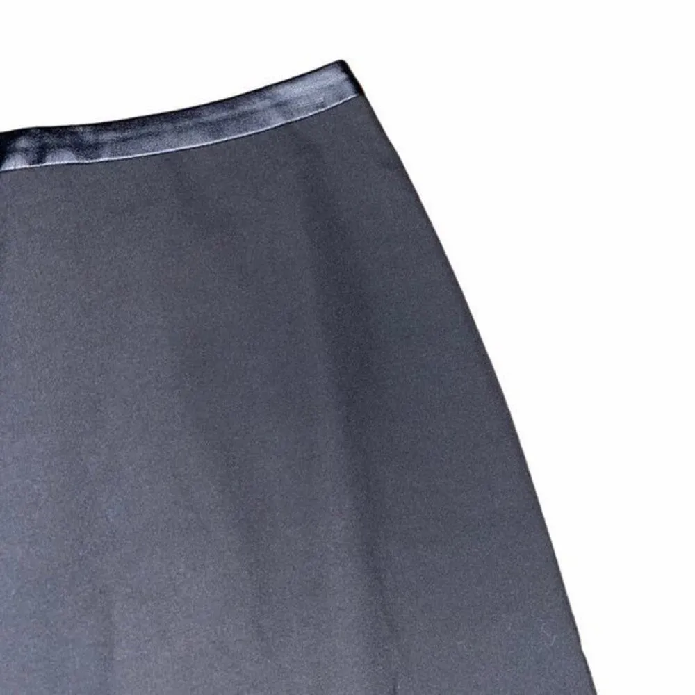 Ann Taylor Black Pleated Back Knee Length Straight Pencil Skirt Women's Size 0 - Image 3