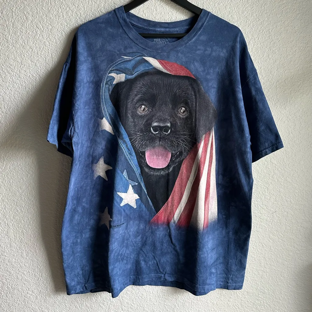 💙The Mountain Blue and Red Puppy Dog Labrador T-Shirt - Image 2