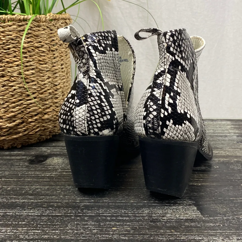 Arider Girl Ivory & Black Snakeskin Animal Print Ankle Booties Shoes 6 - Image 3