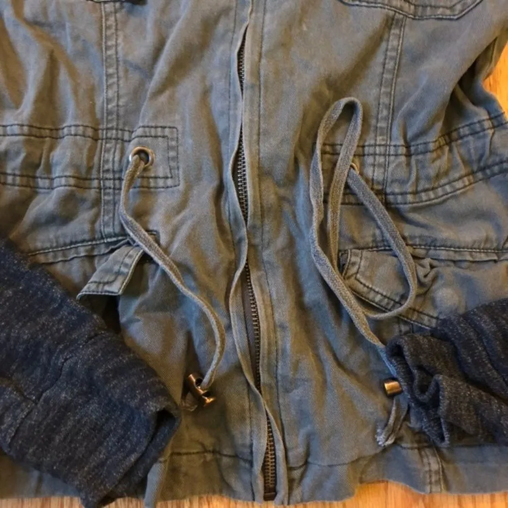 Others Follow olive green jacket size XS - Image 4