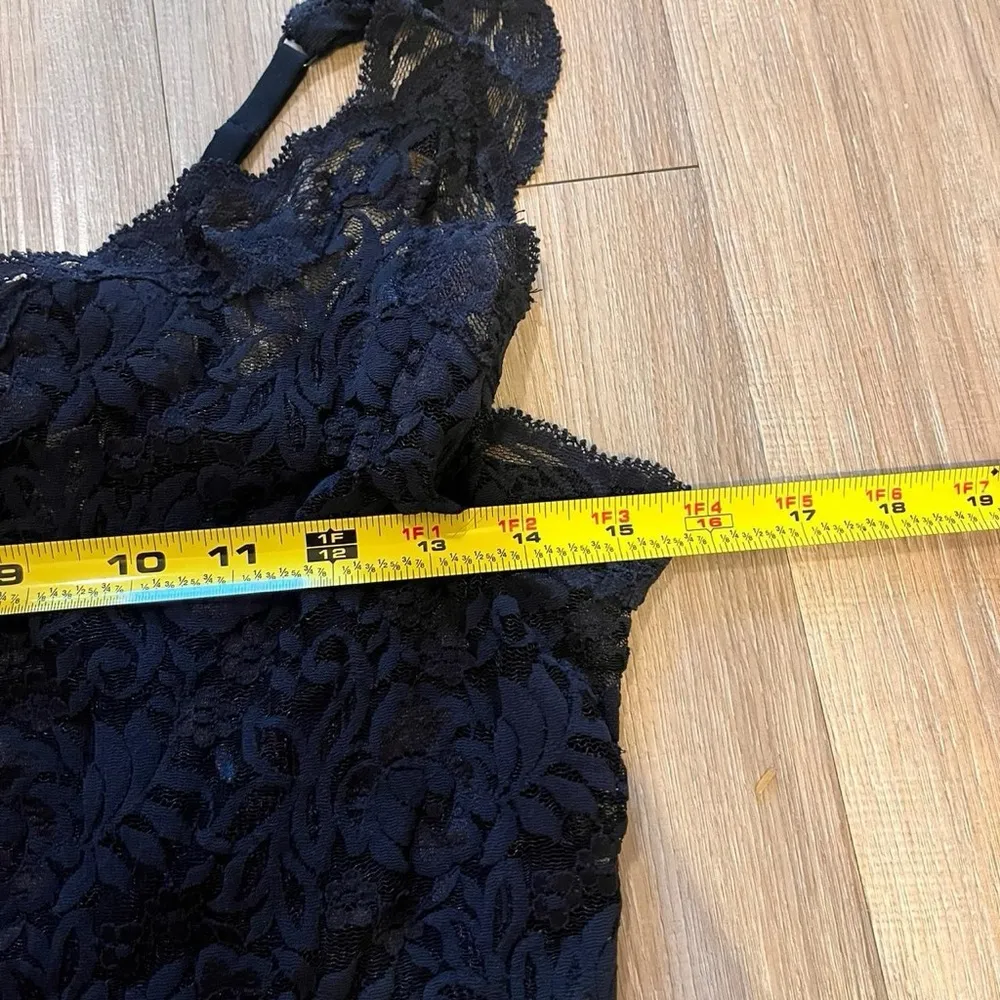 VS Lace Bodysuit - Image 5