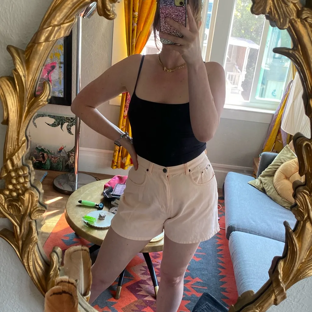 VTG 90s Bill Blass Pink Denim Jean Short Size 8 High Rise 4" Inseam Rigid Cotton - Image 2