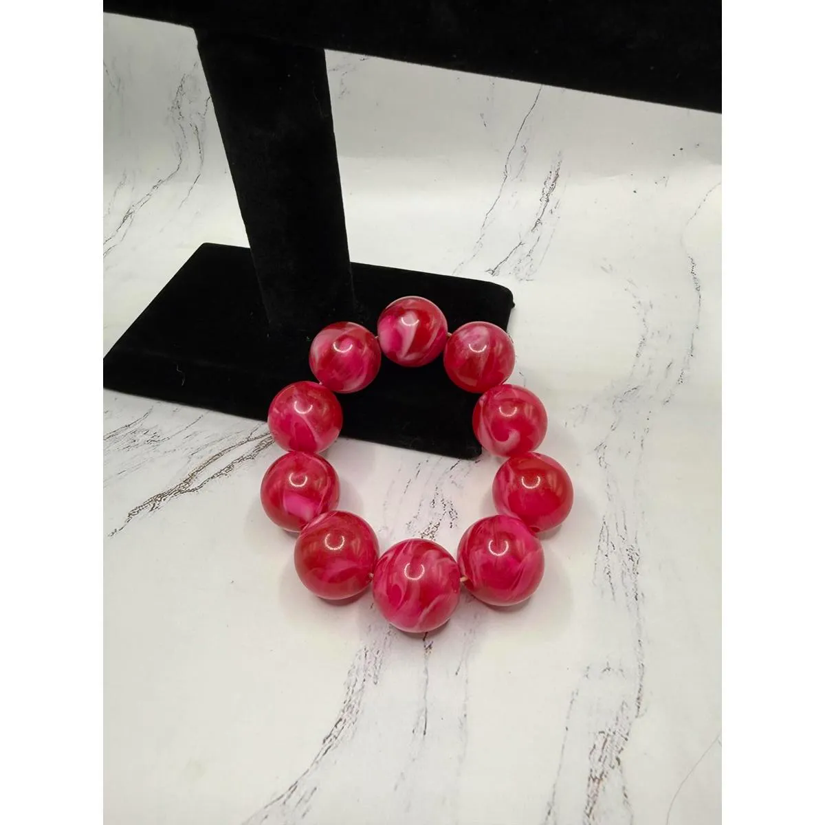 Vintage 5.5” Chunky Red Marble Bead Bracelet - Image 3