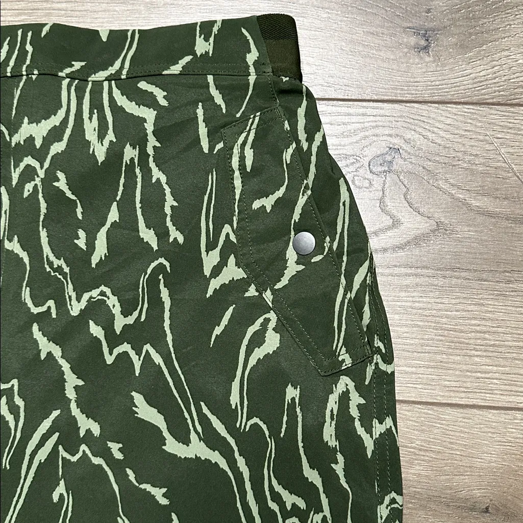 Athleta Vienna Cargo High Rise Skirt Skort Voyage Eucalyptus Olive Green Size 8 - Image 2