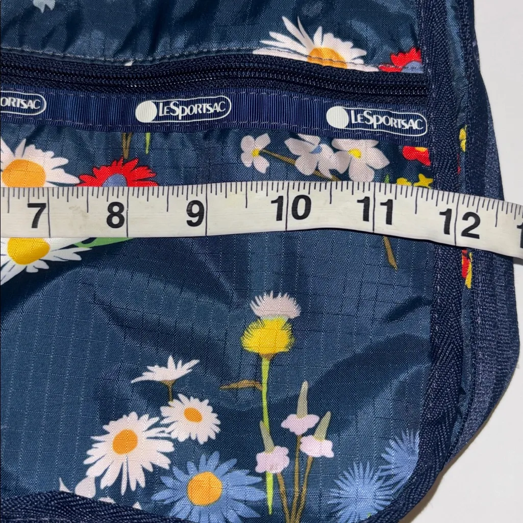 LeSPORT SAC NAVY BLUE FLORAL HOBO BAG ADJUSTABLE STRAP RIP TORN NYLON MATERIAL - Image 7