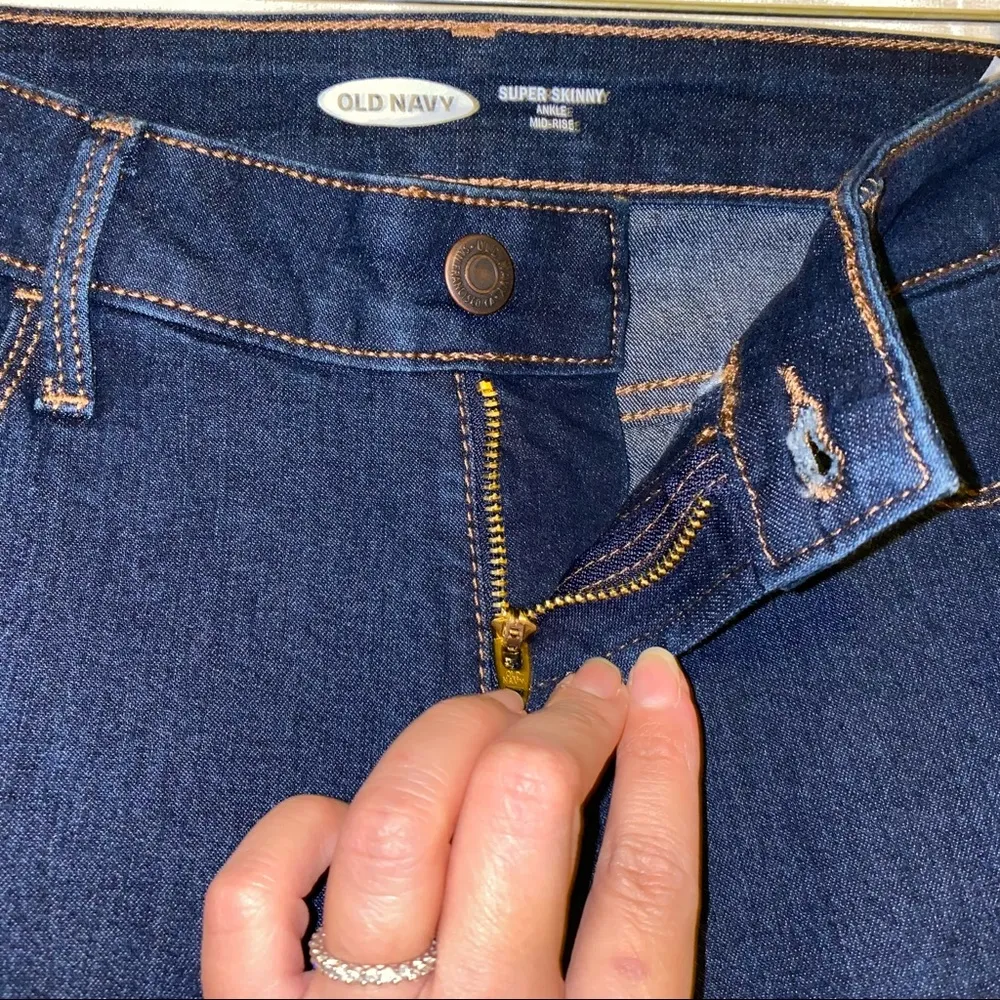 Old Navy Super Skinny Ankle Mid Rise Jeans Dark blue denim, new with tag size 0 - Image 9