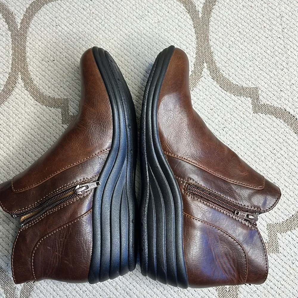 Croft & Barrow ortholite side zip booties - Image 6