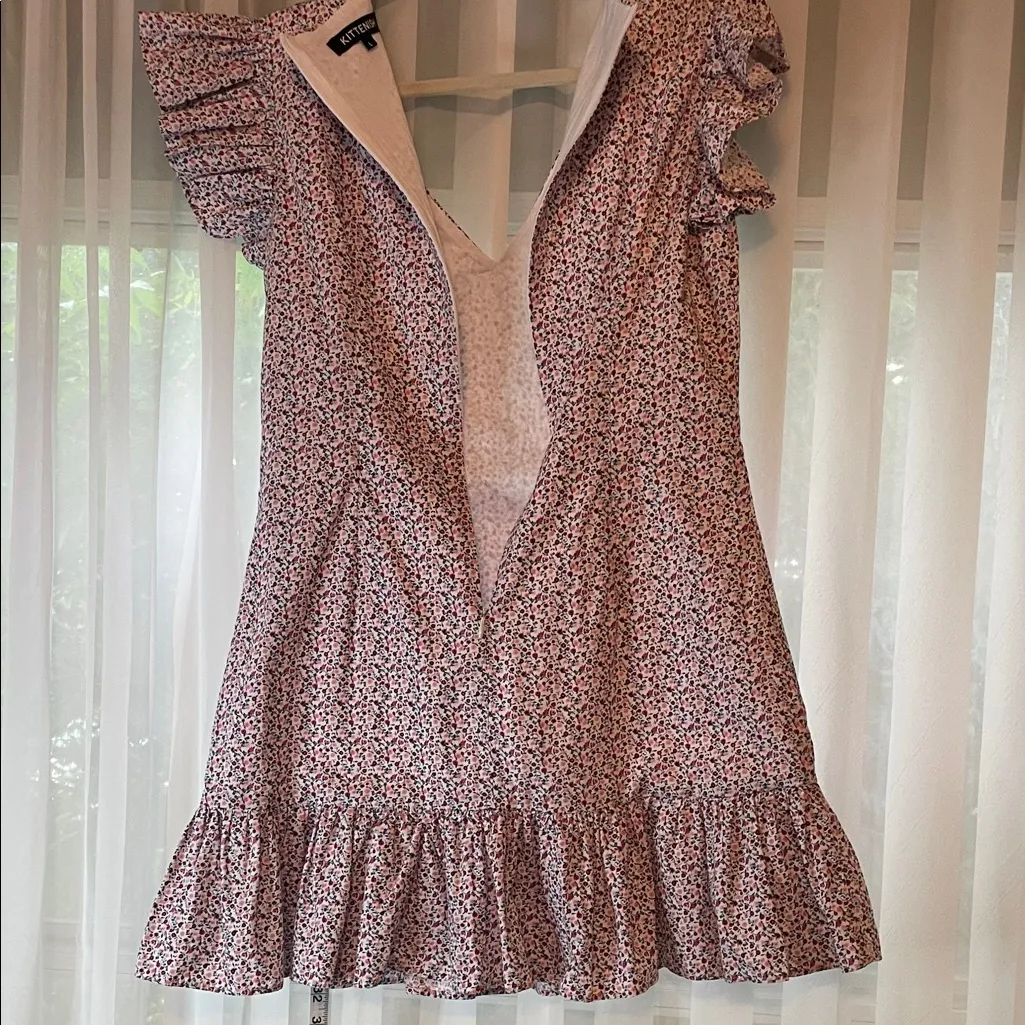 Kittenish Floral‎ V-Neck Dress - Image 9