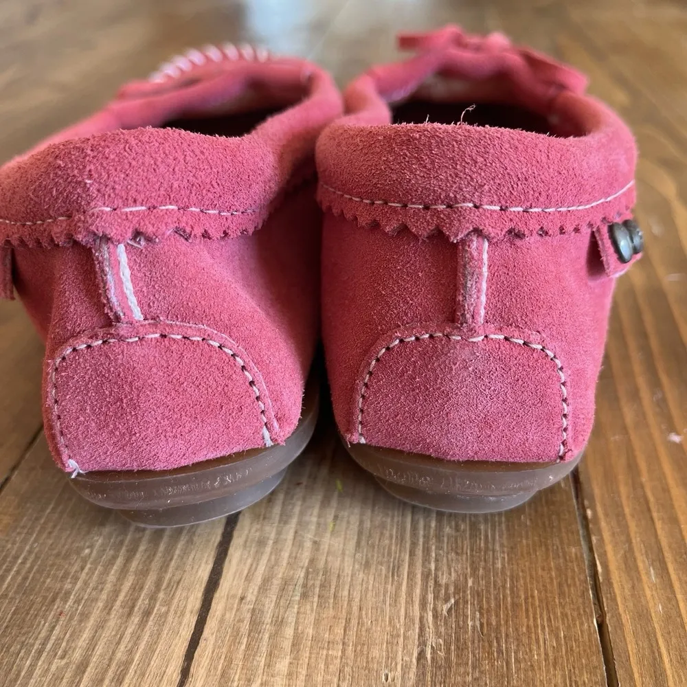 MinneTonka X Hello Kitty Pink Moccasins size 7 US Suede Sanrio - Image 4