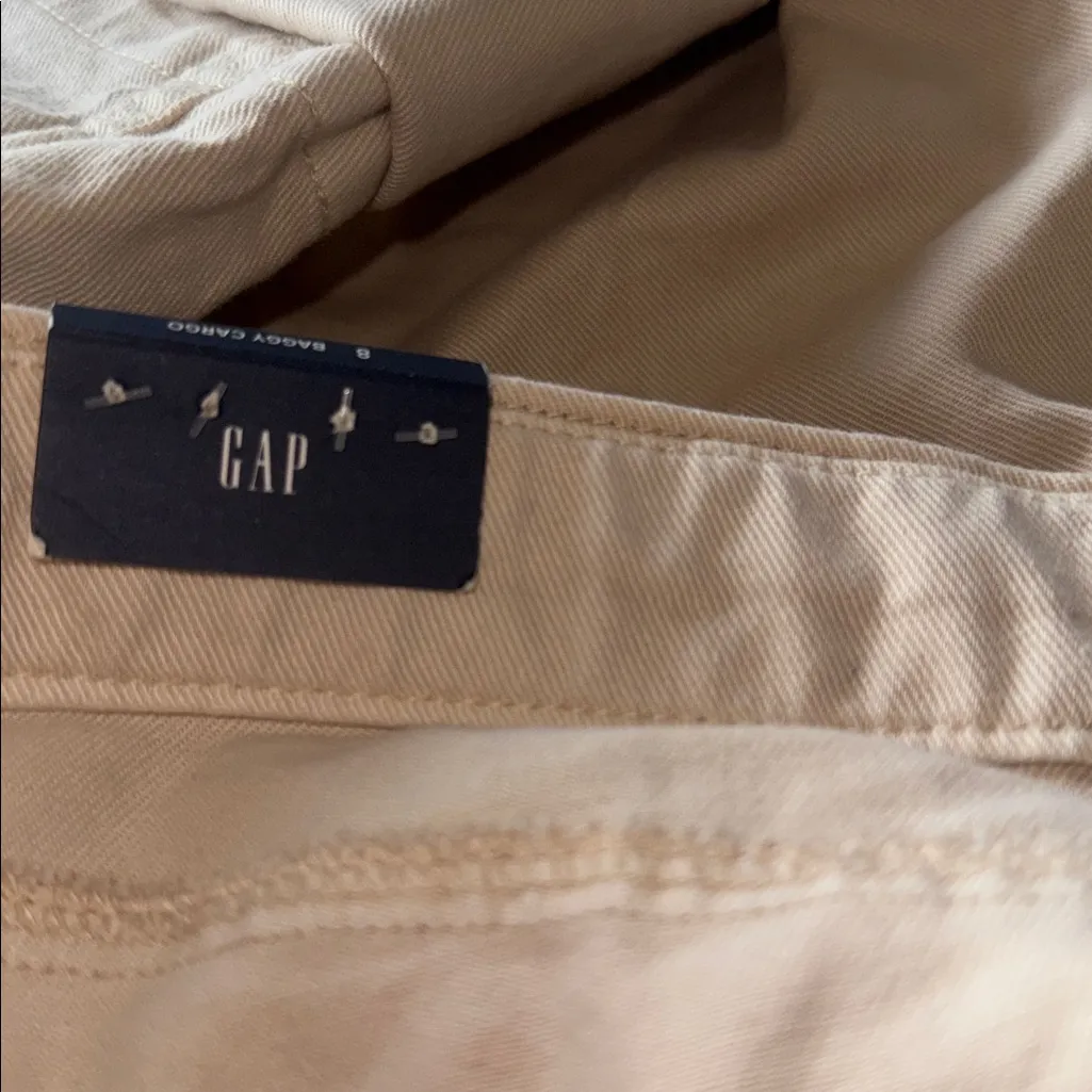 NWT GAP Mid Rise Cargo Baggy Khakis Pant Pockets SZ-8 Color Bedrock Beige - Image 9