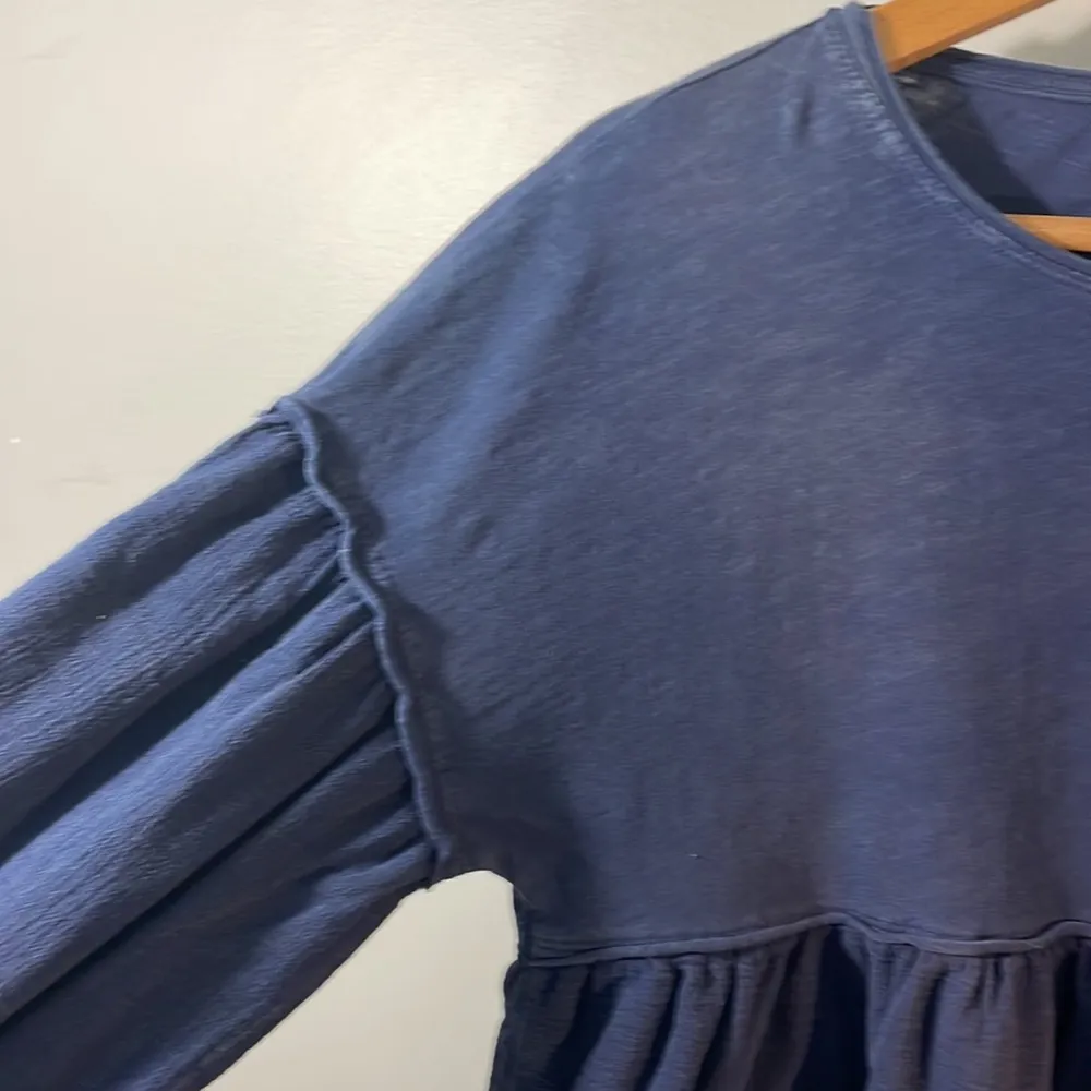 Altar’d State blue ruffled long sleeve top with raw edges in size xs - Image 4