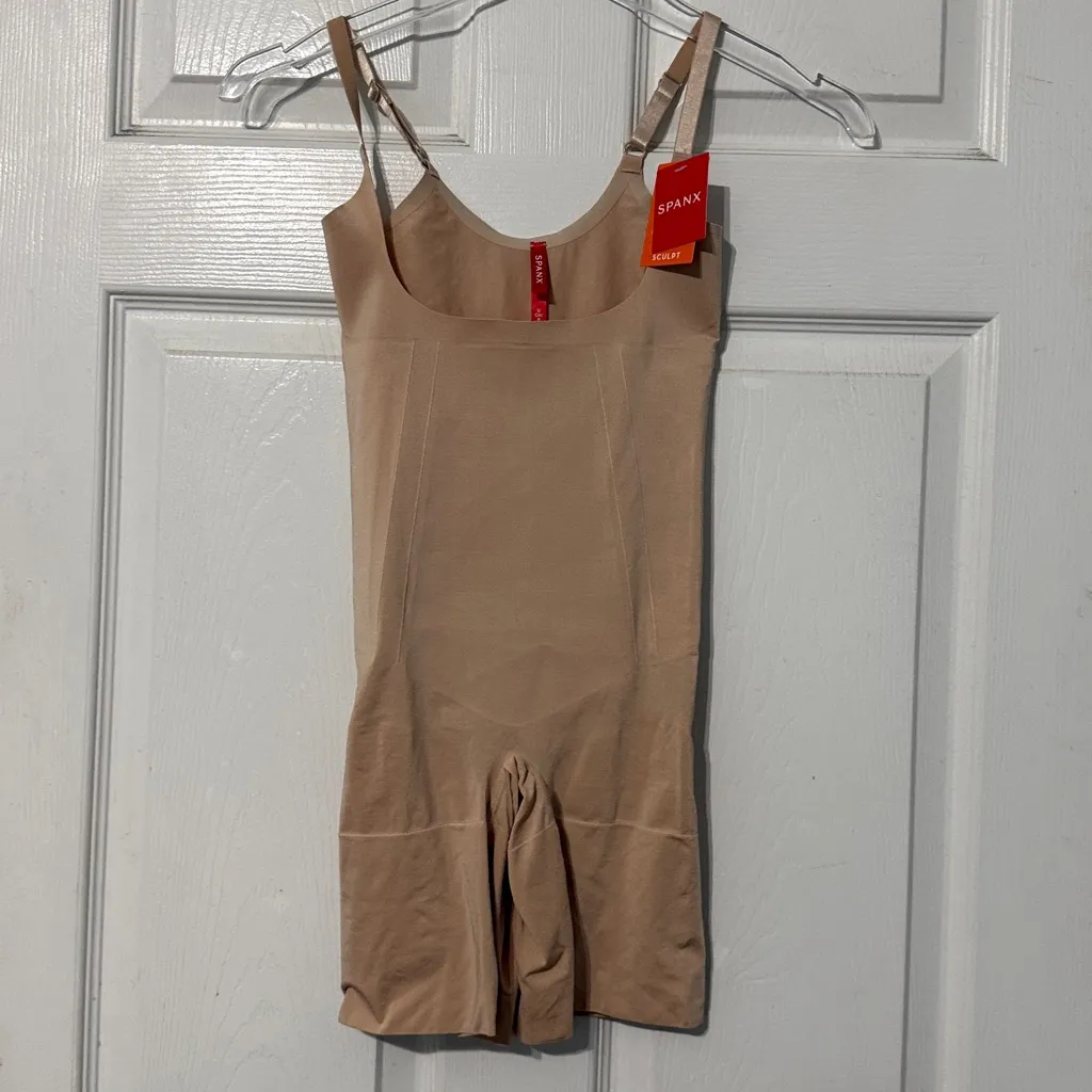 Spanx SPANXsculpt OnCore Open-Bust Mid-Thigh Bodysuit Soft Nude Size Small NWT - Image 6