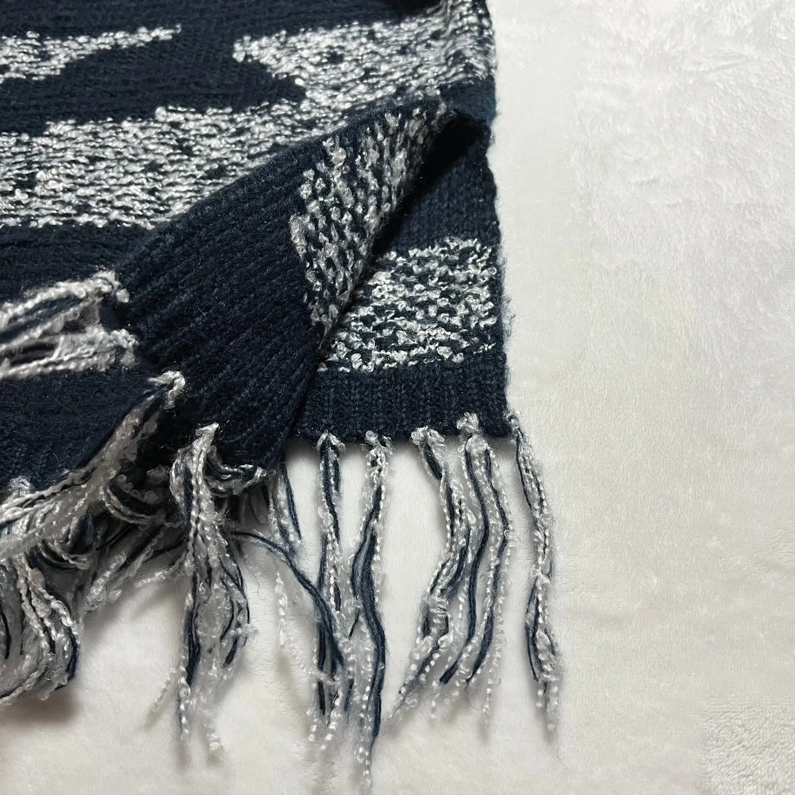 Romeo & Juliet Couture Turtleneck Knit Tunic Sweater w/ Fringe Trim Size Small - Image 6