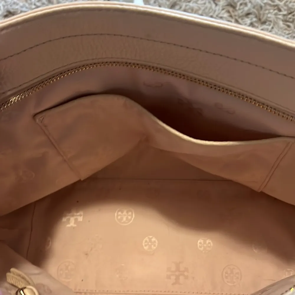 Tory Burch Thea Small Convertible Tote in Sweet Melon - Image 10