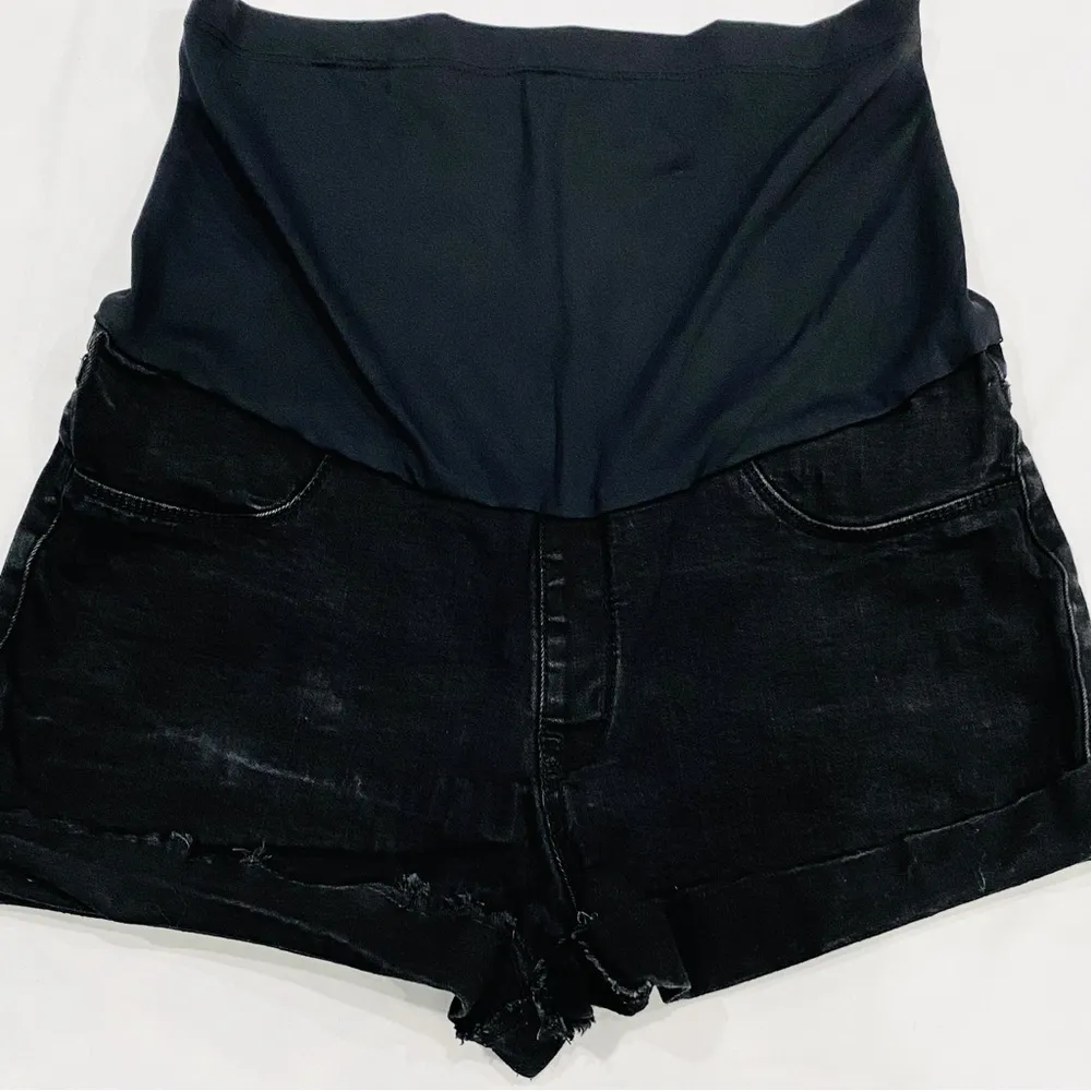 Stitch Fix Just USA Claren Maternity Frayed Cuff Black Denim Shorts - Image 2