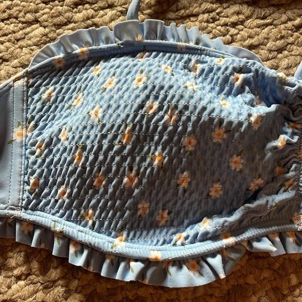 Hollister swim daisy print bikini top size M - Image 4