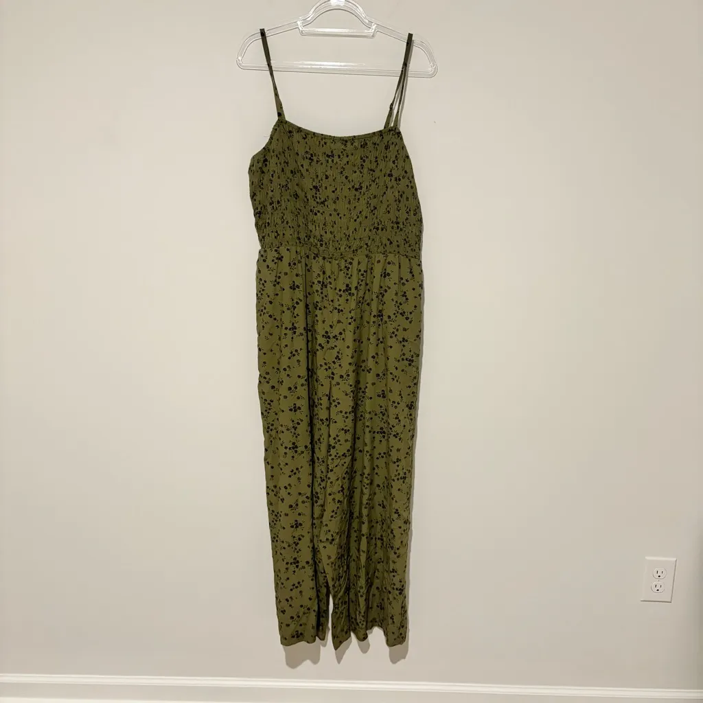 GAP floral wide leg smocked Patterned Jumpsuit olive green size XL - Image 2