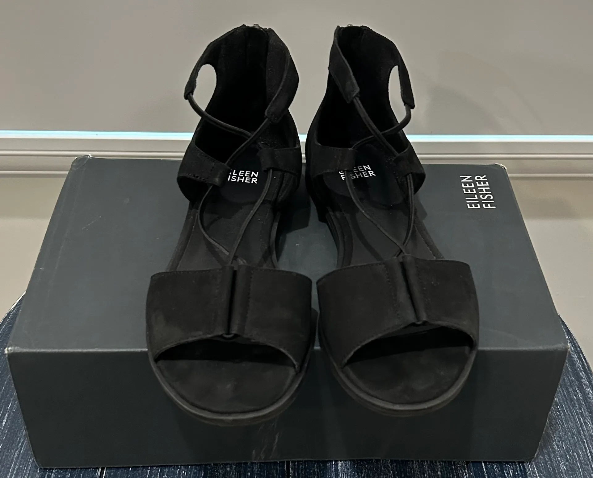 Rose Nubuck Sandals - Image 3