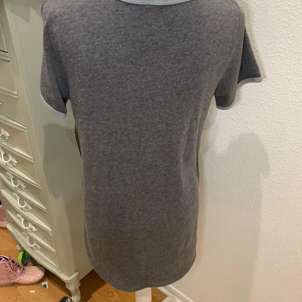 LuLaRoe Classic T-Shirt S Gray With Contrast Trim Casual & Comfortable Soft Blen - Image 5
