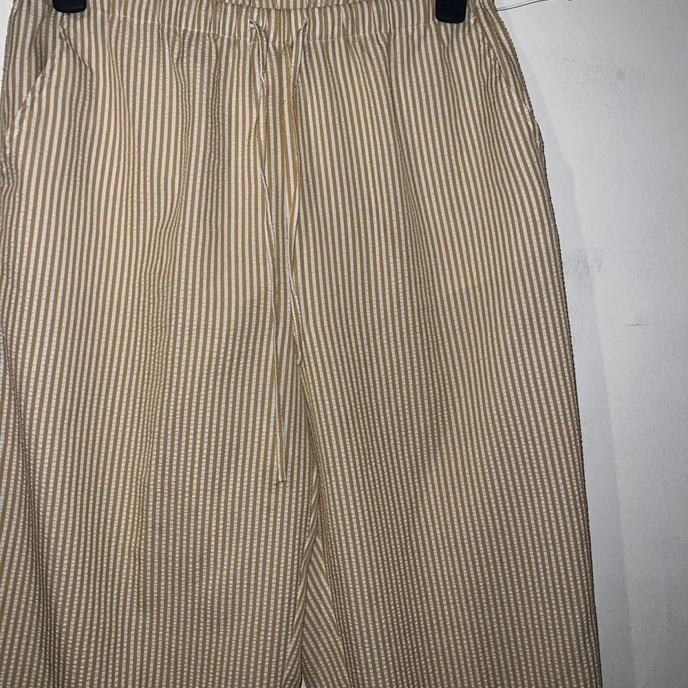 Orvis Women’s Striped Tan Pants Lightweight Drawstring Size Petite Large - Image 3