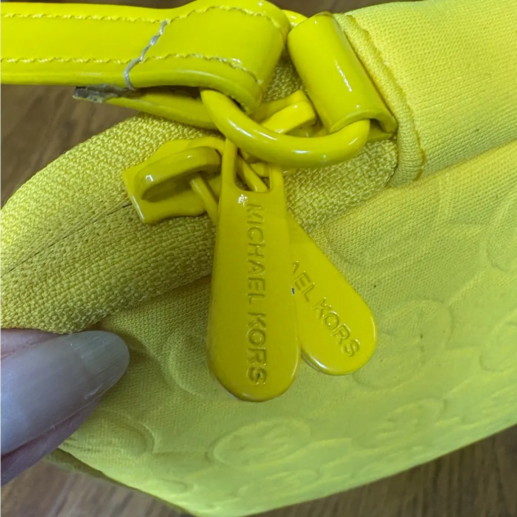 Michael Kors Yellow Neoprene Logo Embossed Adjustable Crossbody Shoulder Bag EUC - Image 7