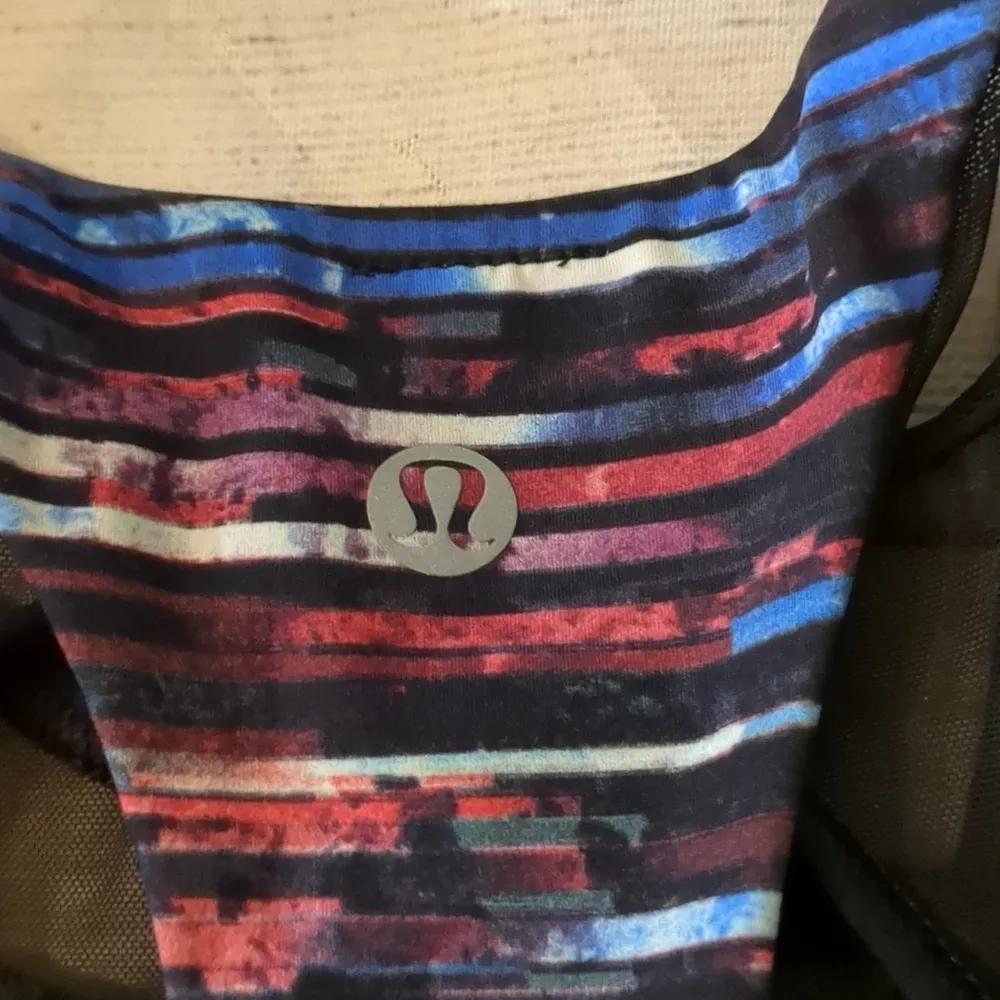 Lululemon break free tank nulux hinshu alpine white multi/ black size 8 - Image 4