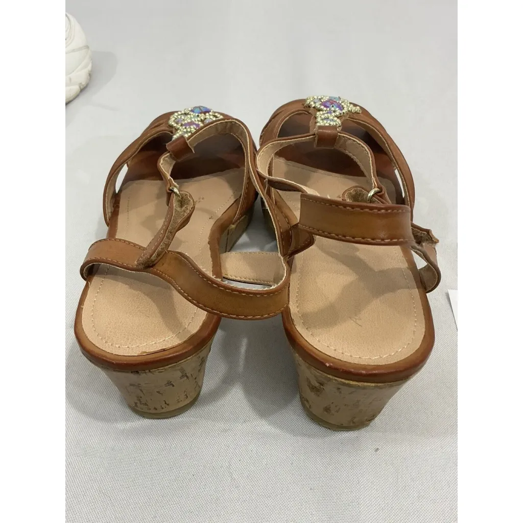 Womans American Eagle 5.5 Slip On Strappy Peep Toe Brown Wedge Sandals - Image 4