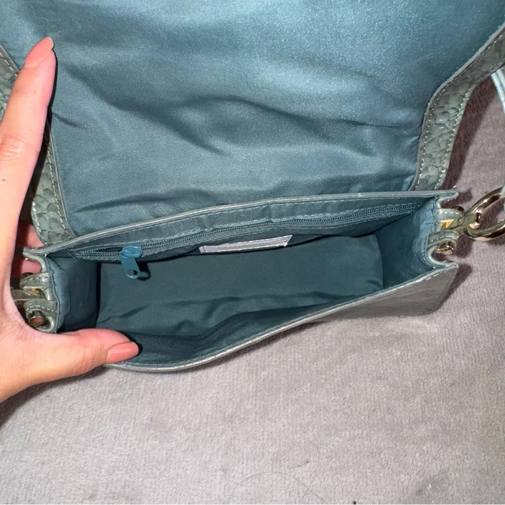 Vintage Liz Claiborne y2k Croc shoulder bag in aquamarine - Image 10