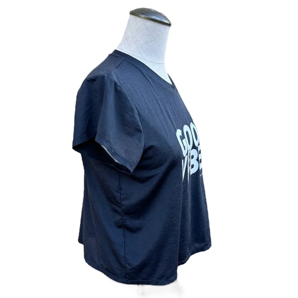 Good Vibes Active Crop Tee Short Sleeve Black White Medium - Image 3