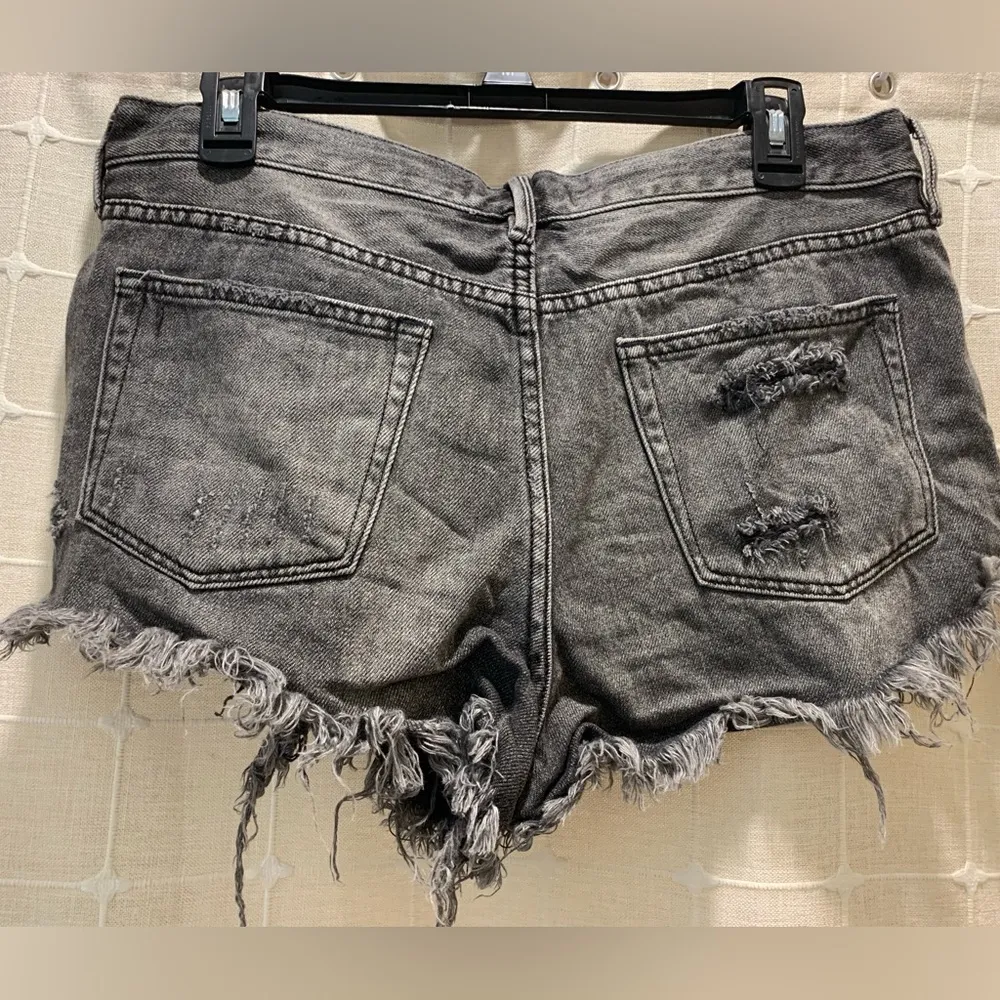 Ladies size 29; We The Free Free People‎ Black Cutoff Jean Shorts - Image 2