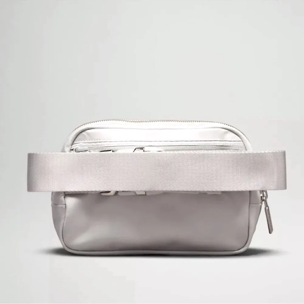 Lululemon NWT  1L Vapor White with Studded Logo Everywhere Belt Bag - Image 4