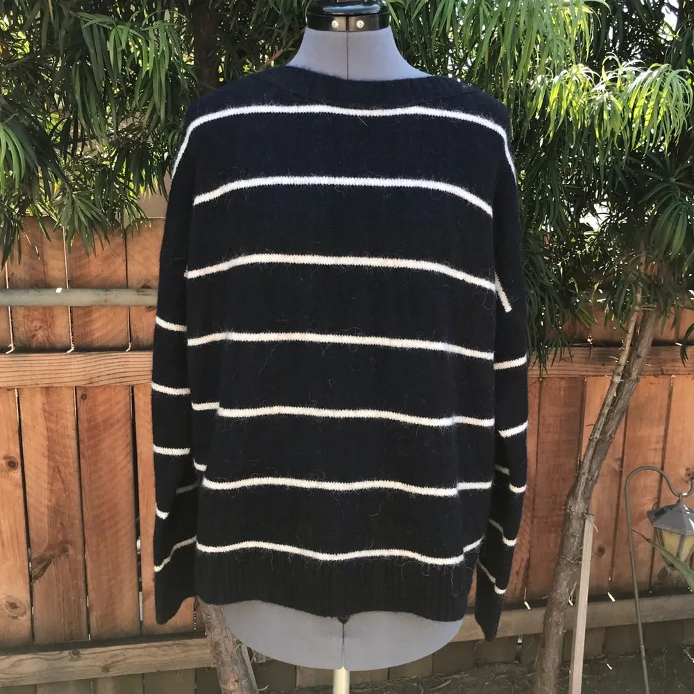 J. Crew Alpaca Wool Blend Crew Neck Sweater size M - Image 8