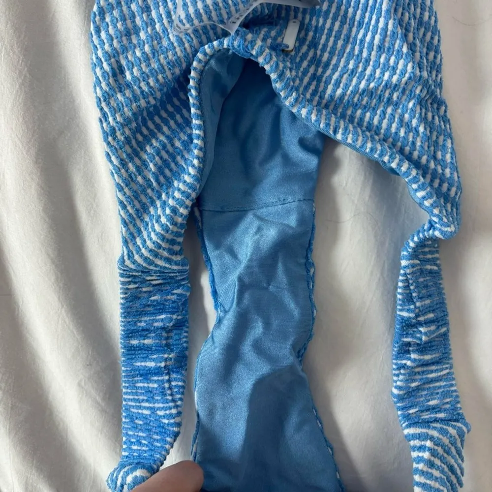 Berlook Blue Gingham Women's Swimwear Bikini Set Size Top Medium / Bottoms Small - Image 5