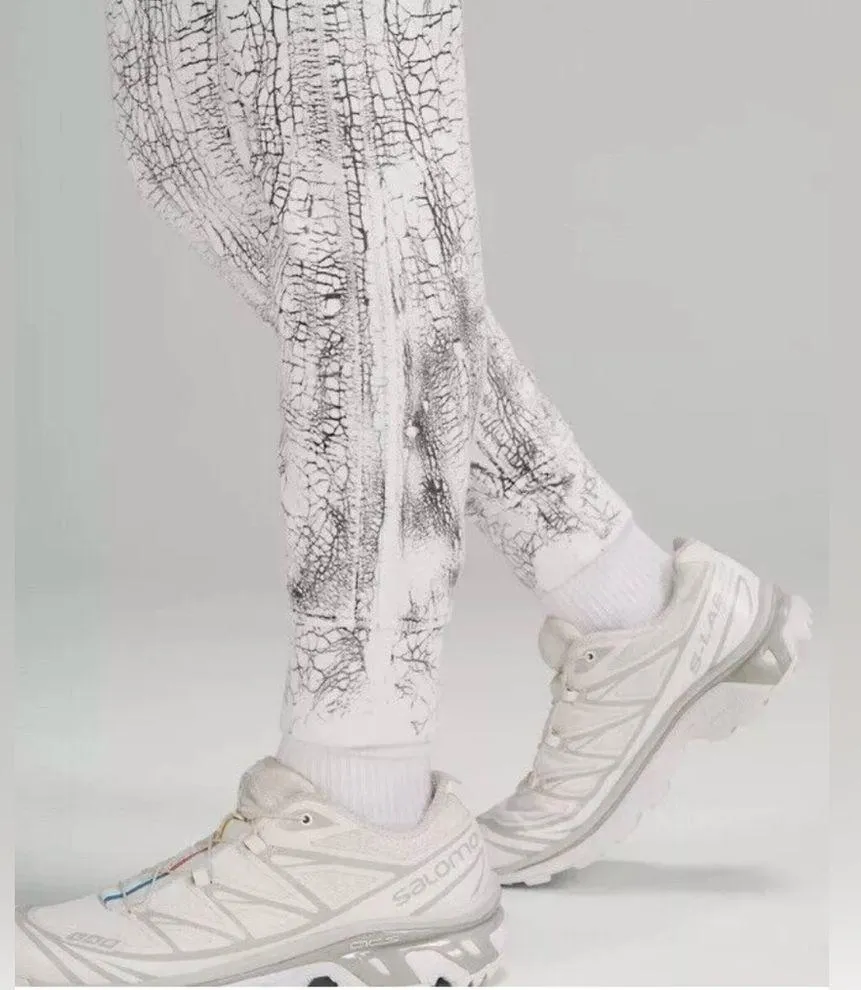 Lululemon Warm Down Jogger Mid RiseJogger Thread Dye White Black - Image 2